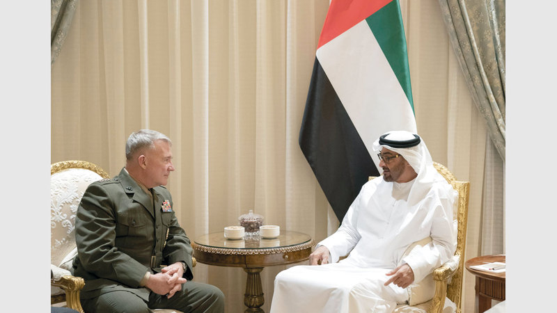 محمد بن زايد استعرض مع ماكنزي عدداً من القضايا ذات الاهتمام المشترك. وام