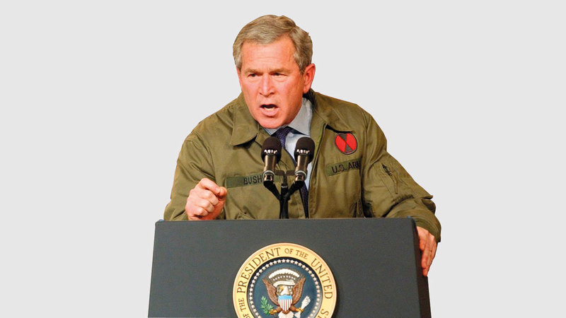 الرئيس الأميركي السابق جورج بوش الابن يتحدث إلى الجنود الأميركيين.  أرشيفية - أ.ب