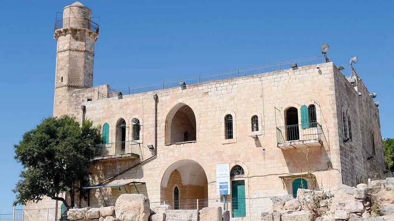 مسجد النبي صموئيل أنشئ في عهد الظاهر بيبرس. الإمارات اليوم