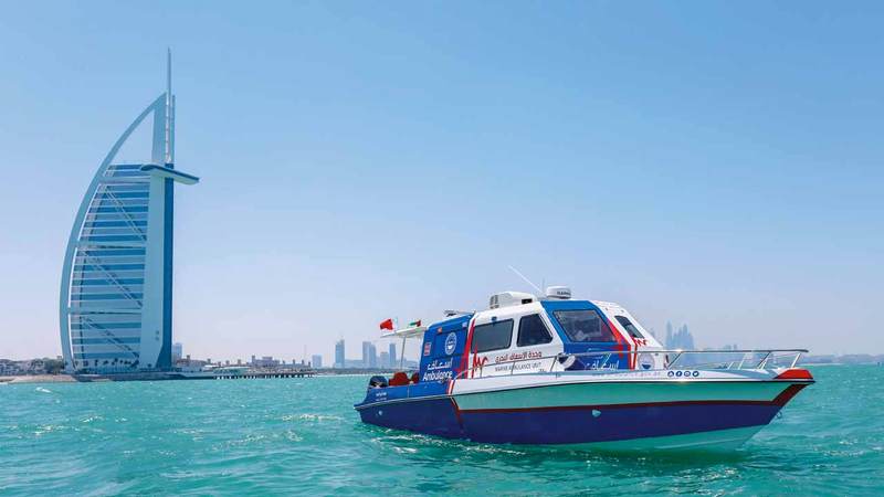 «الإسعاف البحري» مجهّز بأحدث معدات الإسعاف الطارئ.. وتم تصنيعه بأيادٍ إماراتية. من المصدر