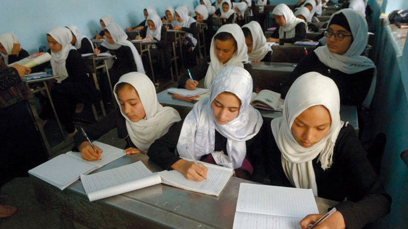 ينظر بعض أفراد المجتمع في أفغانستان بشيء  من الاشمئزاز لتعليم المرأة. أ.ف.ب