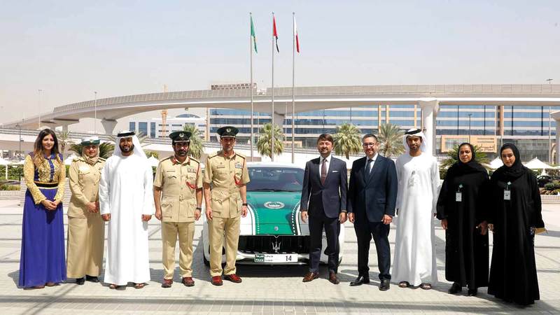 المري خلال تدشين انضمام السيارة الرياضية الجديدة. من المصدر