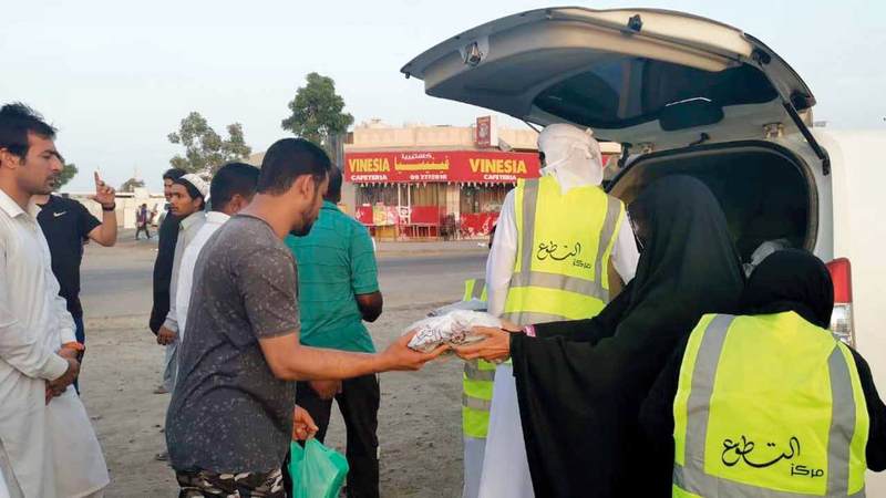 370 متطوعا يشاركون في تنفيذ 6 مشاريع رمضانية بالشارقة رمضان تراحم الإمارات اليوم