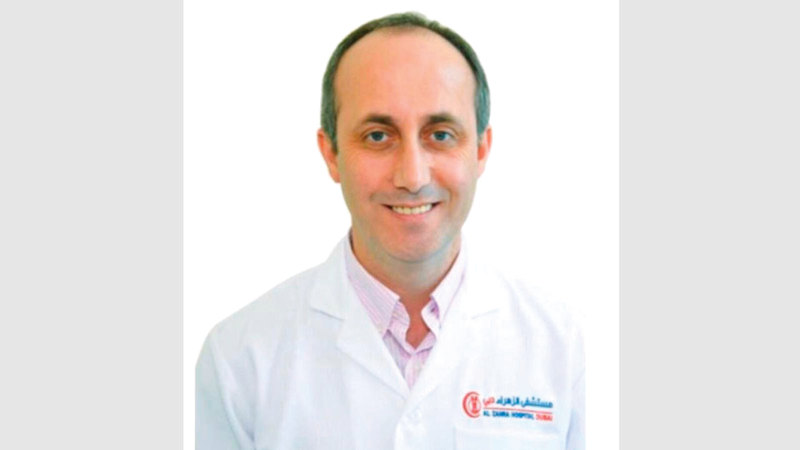 الأخصائي في أمراض الجهاز الهضمي والكبد الدكتور علي عيسى