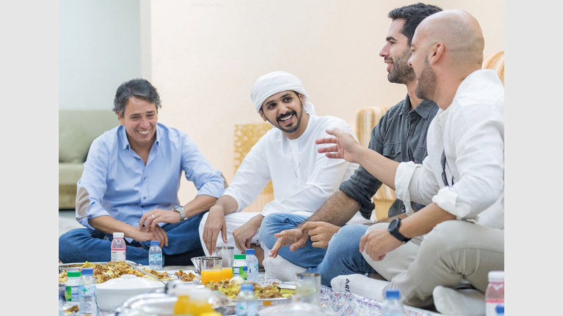 «المبادرة» تتيح لكل عائلة إماراتية استضافة إفطار القيم الإماراتية في بيتها.

من المصدر