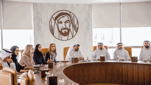 مناقشة توجهات الحكومة لجعل دبي عاصمة للعمل الإنساني العالمي - الإمارات اليوم