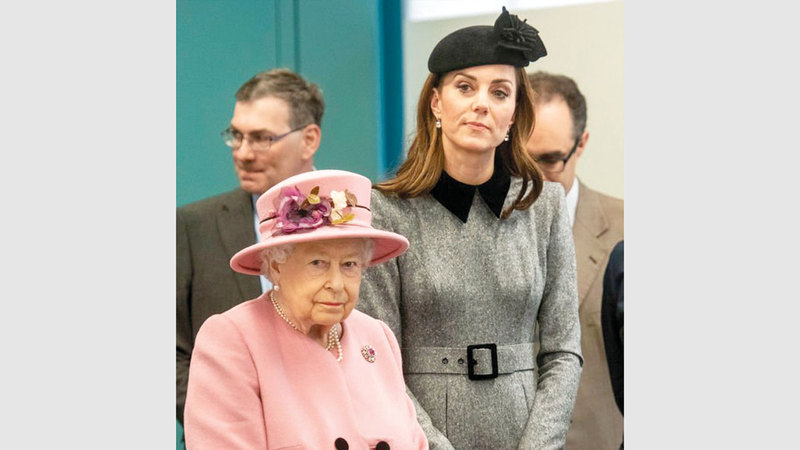 ود يربط بين الملكة وكنّتها كيت ميدلتون.  من المصدر