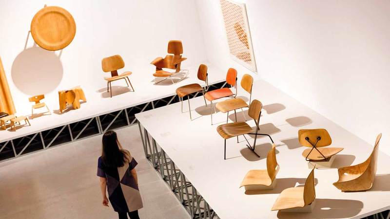 للكثير من قطع الأثاث الشهيرة قصص وحكايات خلف صناعتها.

د.ب.أ