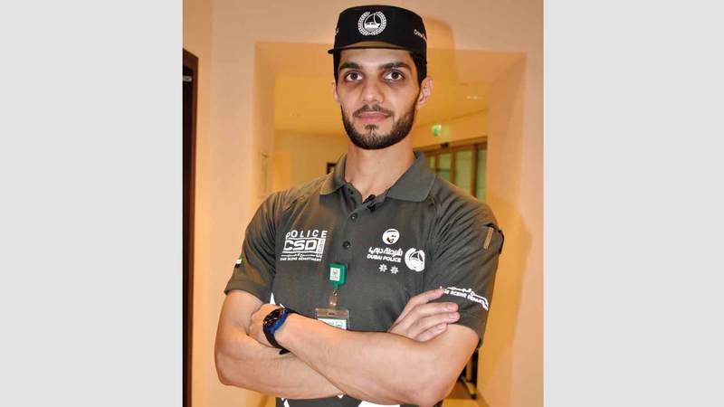 حمدان جمال إبراهيم أهلي: «أعيش كل يوم تحدياً جديداً، حيث أنتقل إلى جميع الحوادث الجنائية التي تحدث في مدينة دبي».