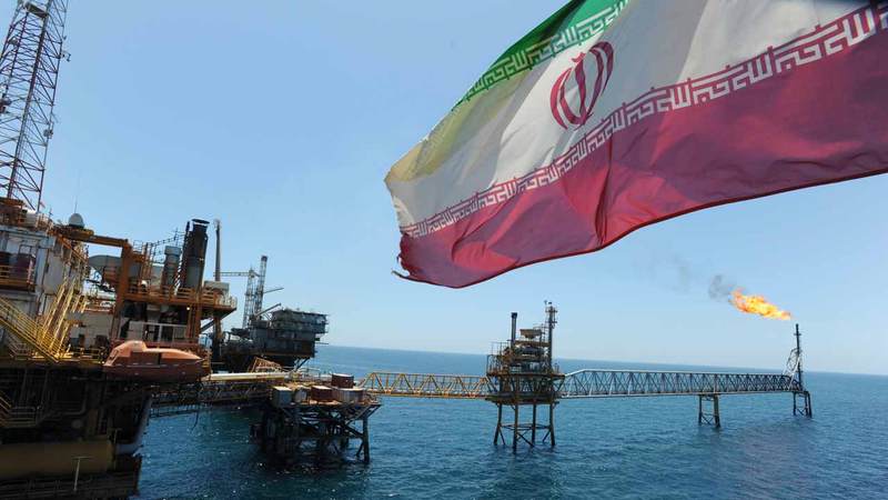 الهدوء يسود موانئ تصدير النفط الإيرانية بعد العقوبات الأميركية. غيتي