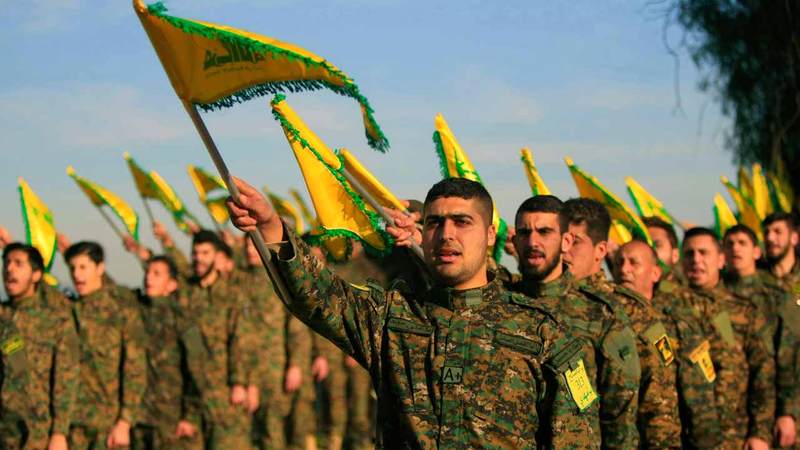ميليشيات «حزب الله» الذي لم يتأثر بالعقوبات على إيران وواصل سيطرته على لبنان وحارب في سورية. أ.ب