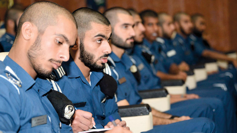 طلاب كلية الشرطة يشاركون في برنامج فرسان التسامح. من المصدر