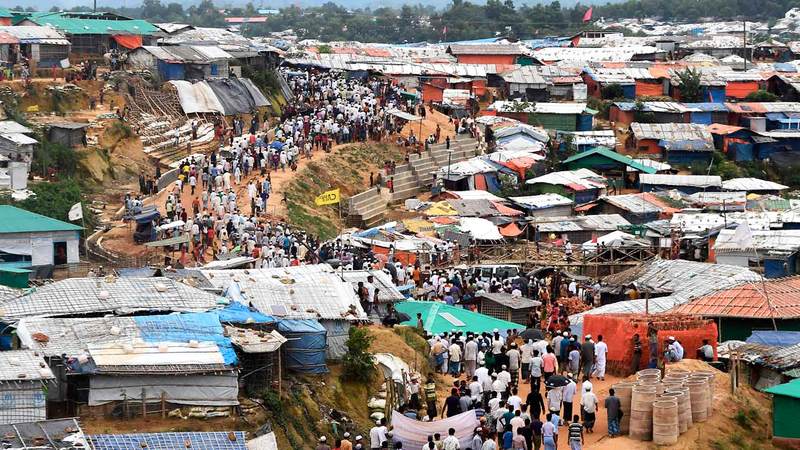 مخيمات الروهينغا تفتقر إلى الضروريات الأساسية مثل الرعاية الصحية والتعليم. أرشيفية