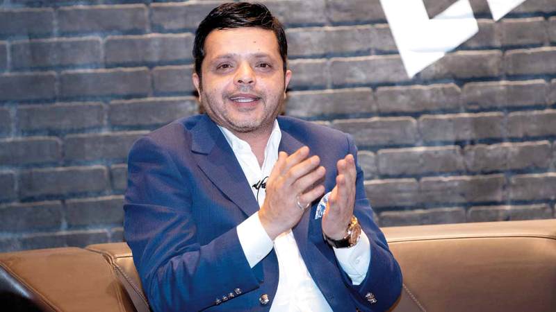 محمد هنيدي:

«هذا الفن خرج من

المسرح، وهو نوع

جديد من الكوميديا،

الجمهور فيها

شريكاً».