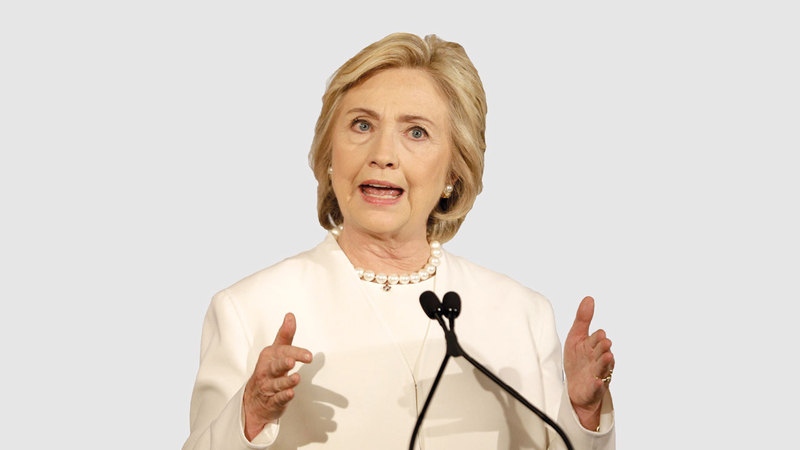 هيلاري كلينتون لم تنجُ من سخرية جونسون اللاذعة. أ.ب