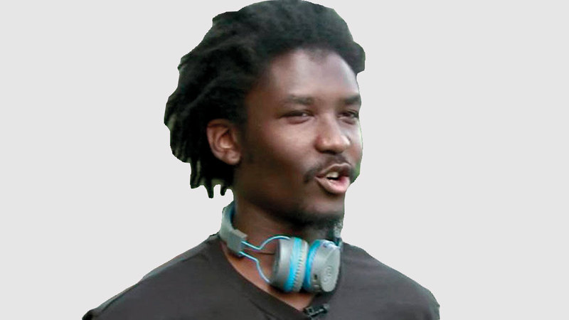 سايمون عازم على تأمين سكن دائم له ولابنه. أرشيفية