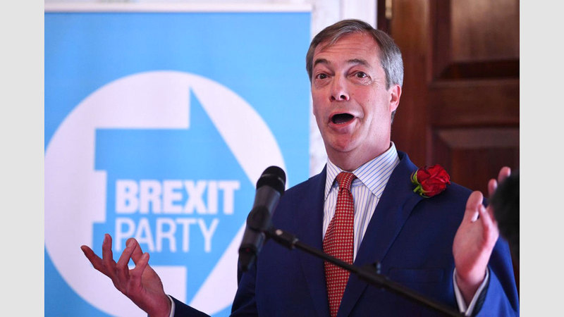 فاراج ليس من حزب المحافظين إلا أنه يلعب دوراً مهماً في دفع جونسون إلى منصب رئيس الحكومة. أرشيفية