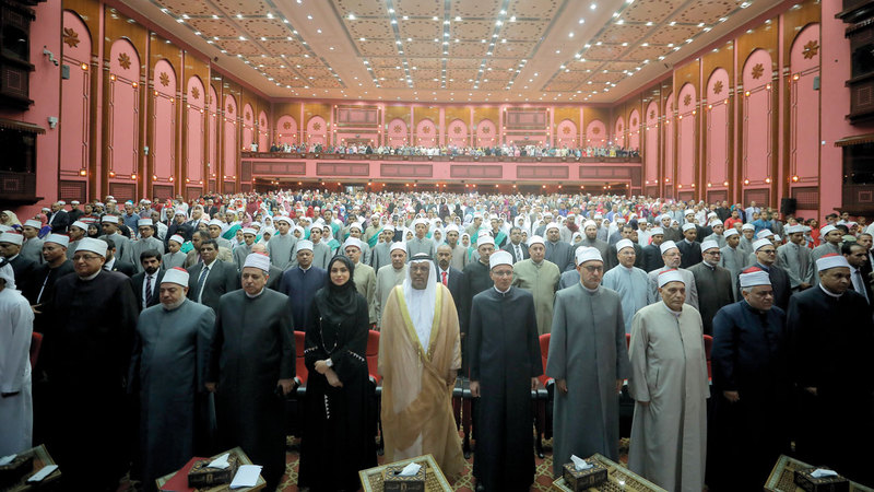 حفل التتويج شمل تكريم 876 طالباً وطالبة وصلوا إلى النهائيات. من المصدر