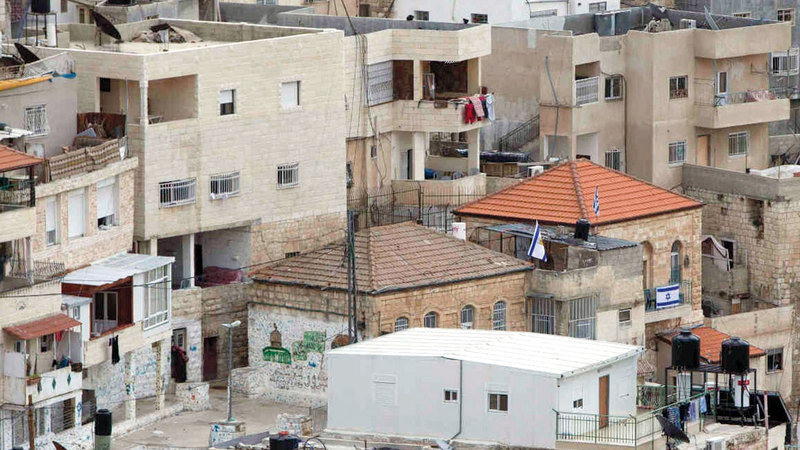 منازل يسيطر عليها مستوطنون شارعها سيحمل اسم حاخام. الإمارات اليوم