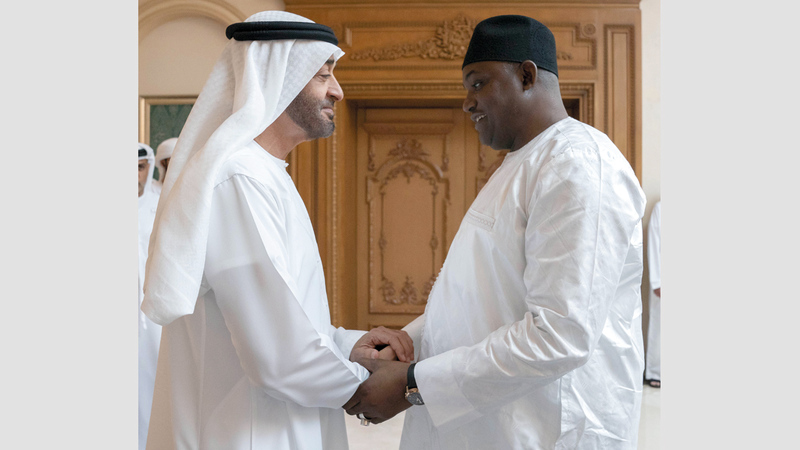 محمد بن زايد يستقبل رئيس غامبيا. من المصدر