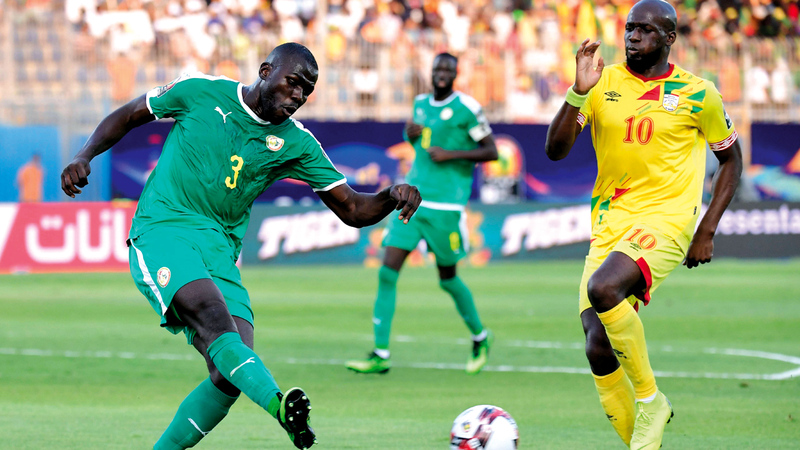 كوليبالي تلقى إنذاراً ثانياً في مباراة السنغال وتونس كلّف السنغال الكثير. أ.ف.ب