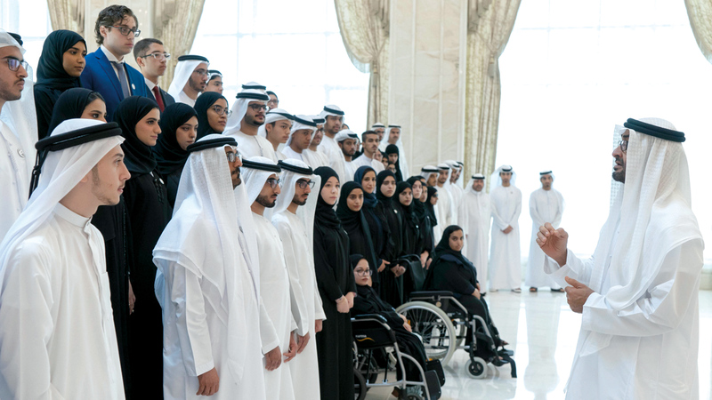 محمد بن زايد أكد أن الدول تتقدم بأبنائها المبدعين. من المصدر