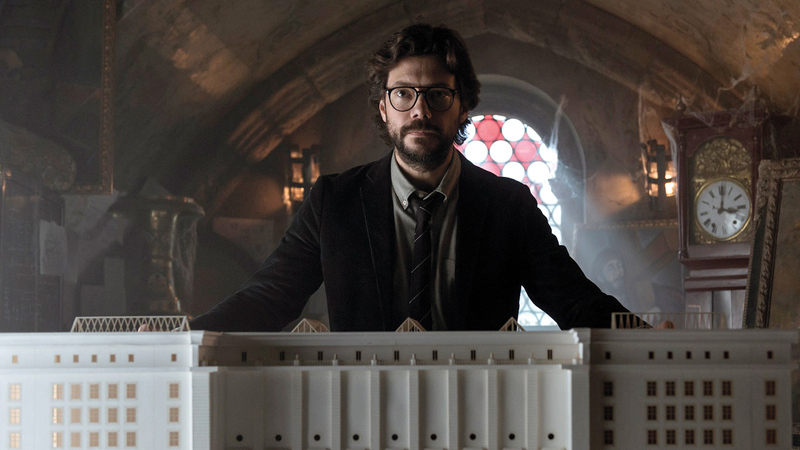 العصابة تلتقي من جديد للقيام بعملية سطو جديدة لأهداف مختلفة. من المصدر