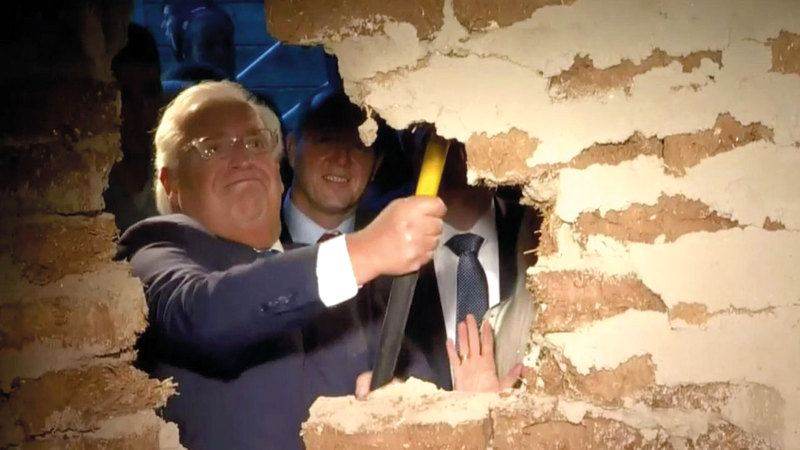 السفير الأميركي في إسرائيل خلال مشاركته في تدشين النفق. من المصدر