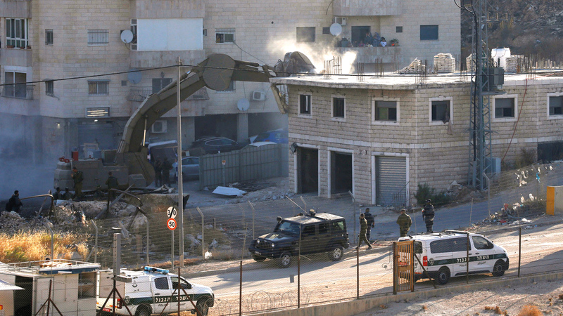 عملية الهدم شاركت فيها قوات أمنية إسرائيلية مختلفة. الإمارات اليوم