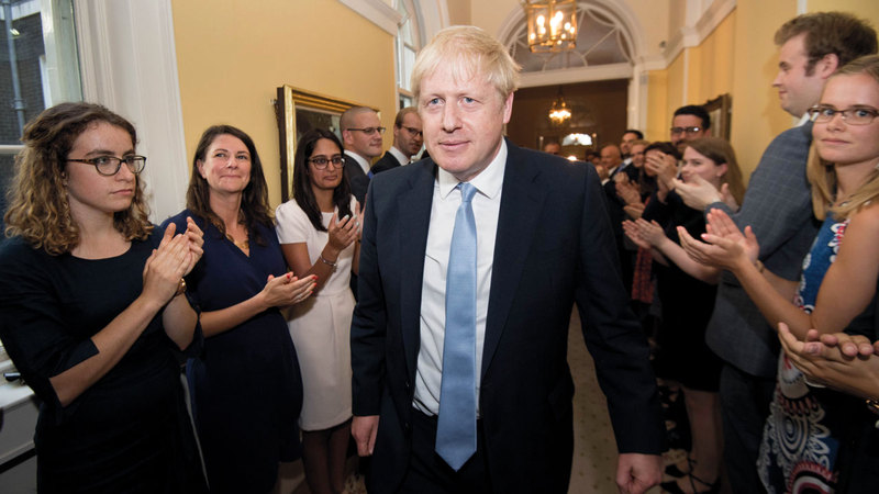 جونسون يحتفل بفوزه بمنصب رئيس الحكومة بين أنصاره. أ.ف.ب