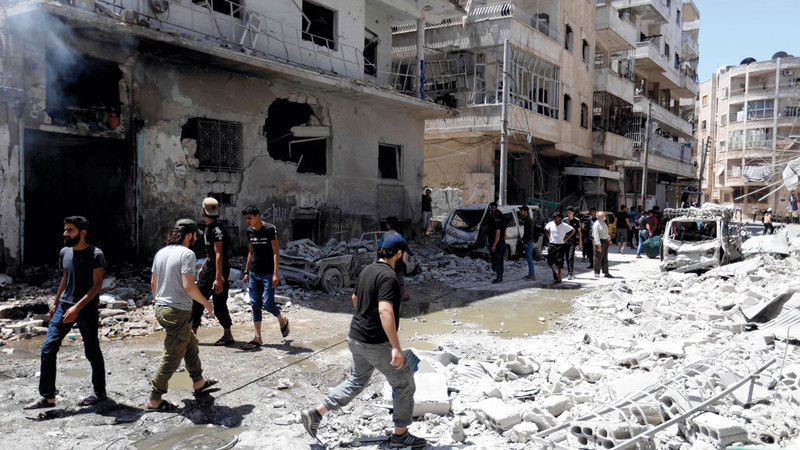 القصف طال أماكن عدة من إدلب  وهدد حياة المدنيين طوال الوقت. أ.ف.ب