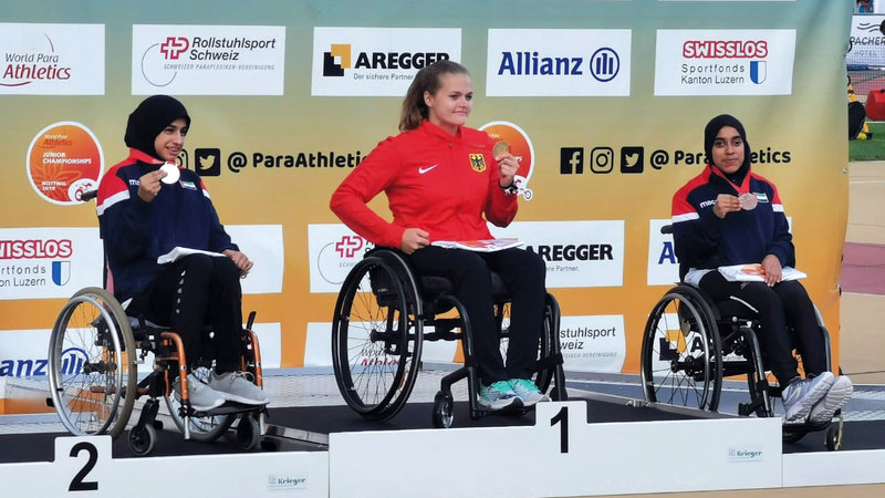 ذكرى وشيخة على المنصة بالمركزين الثاني والثالث. من المصدر