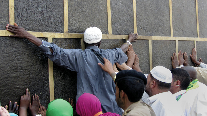 اللبان نصح باختيار الوقت المناسب لأداء الشعائر وتجنب الازدحام قدر الإمكان. أ.ب