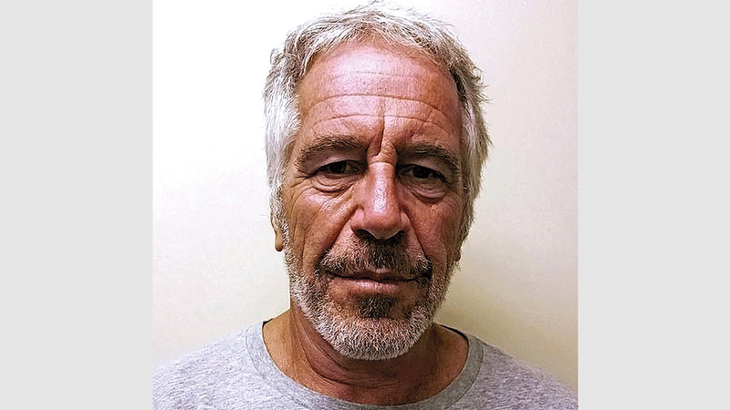 الملياردير إيبستين بعد اعتقاله.  أرشيفية