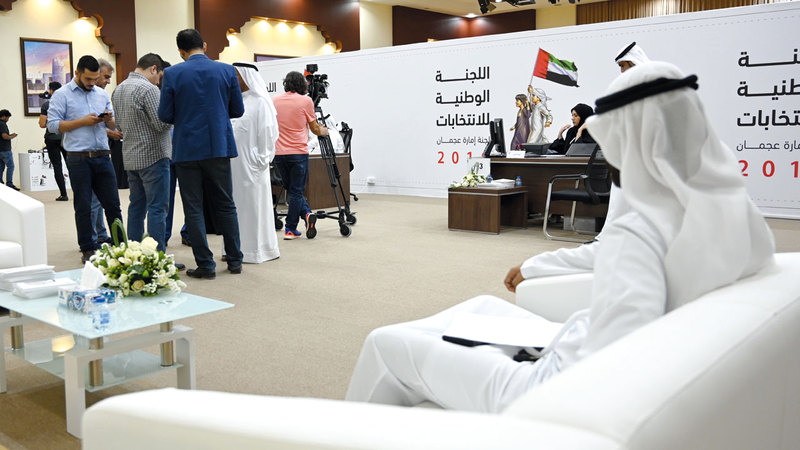 مراكز التسجيل لانتخابات &laquo;الوطني&raquo; واصلت أمس تسجيل طلبات المرشحين في جميع إمارات الدولة. تصوير: يوسف الهرمودي