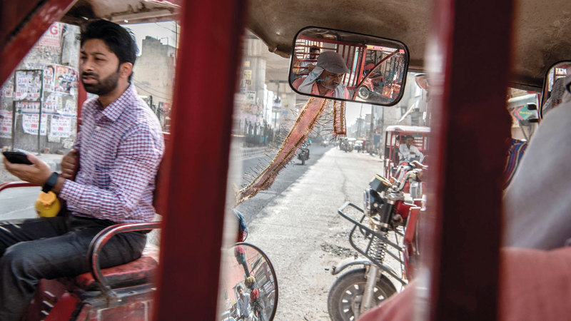 وسيلة شعبية مفضلة للتنقل في الهند. من المصدر