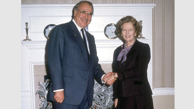 المظهر يخفي جوهر الحقيقة بين الزعيمين. عن المصدر