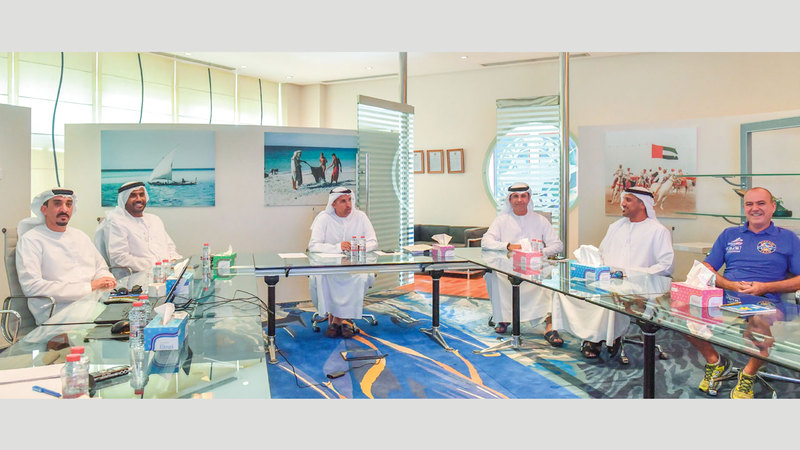 حريز المر خلال اجتماع مؤسسة الفيكتوري تيم.  من المصدر