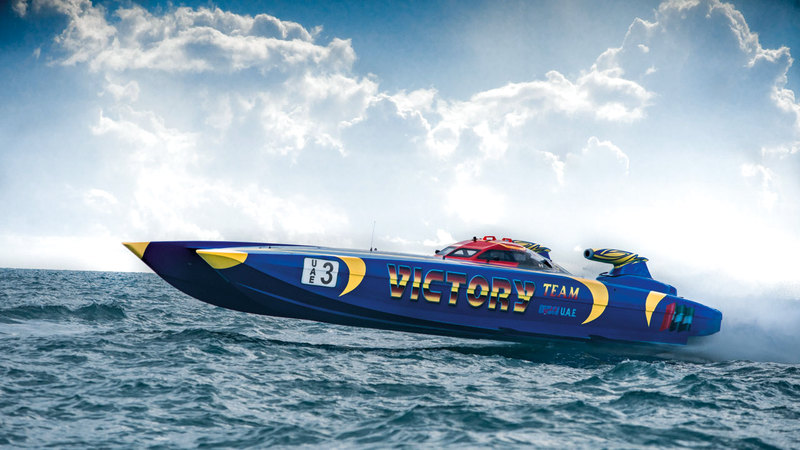 "الفيكتوري 3" والزورق الجديد "33" يستعدان لتحدي مياه "فورت مايرس" بفلوريدا الاميركية.  من المصدر