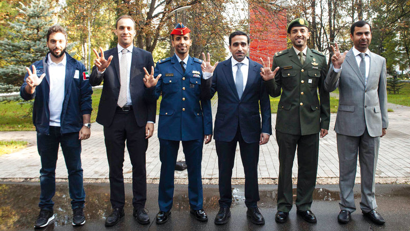 ودّع المنصوري والنيادي موسكو متوجهين إلى مدينة بايكونور في كازاخستان لبدء مرحلة العزل الصحي. وام