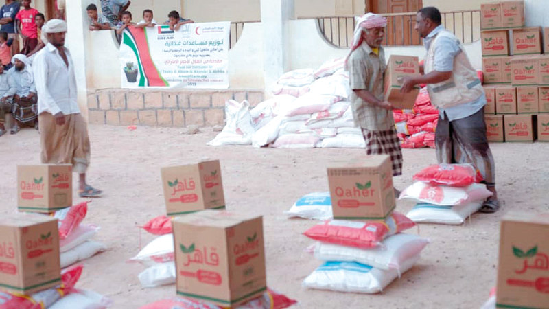 المساعدات الإماراتية استفاد منها 5000 شخص من الأسر غير القادرة. وام