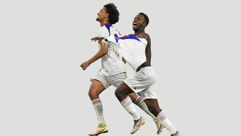 معنويات لاعبي الشارقة مرتفعة قبل انطلاق الدوري. تصوير: أسامة أبوغانم