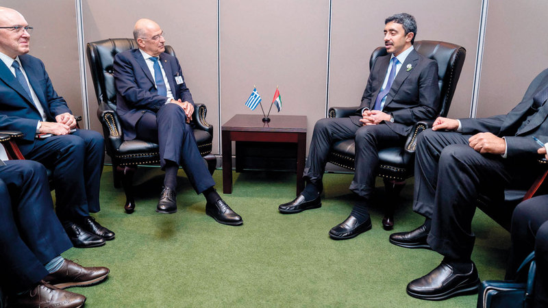 خلال لقاء عبدالله بن زايد ووزير خارجية اليونان. وام