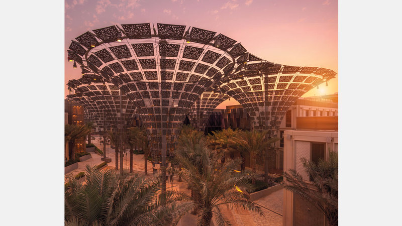 مناطق موضوعات «إكسبو» عند الغروب. من المصدر