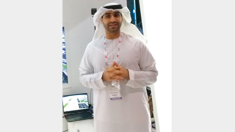 محمد الريس متحدثاً عن التقنية الجديدة. الإمارات اليوم