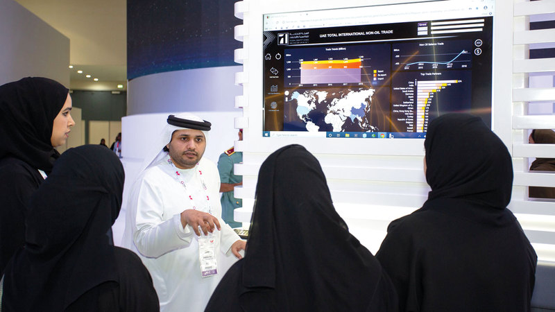 منصة «داتا كامب» تتيح التعرف إلى أحدث تقنيات علوم البيانات. من المصدر