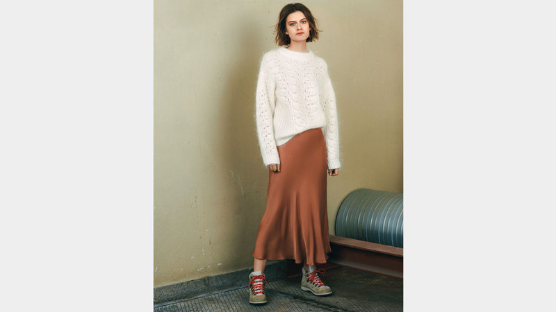 الكشمير والتريكو ينسقان مع الخامات الانسيابية.  د.ب.أ