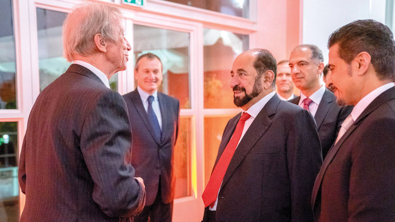 حاكم الشارقة: أشكر صديقي جورج أولمز فنحن على مدار 40 سنة التقينا على الكلمة الصادقة.

وام