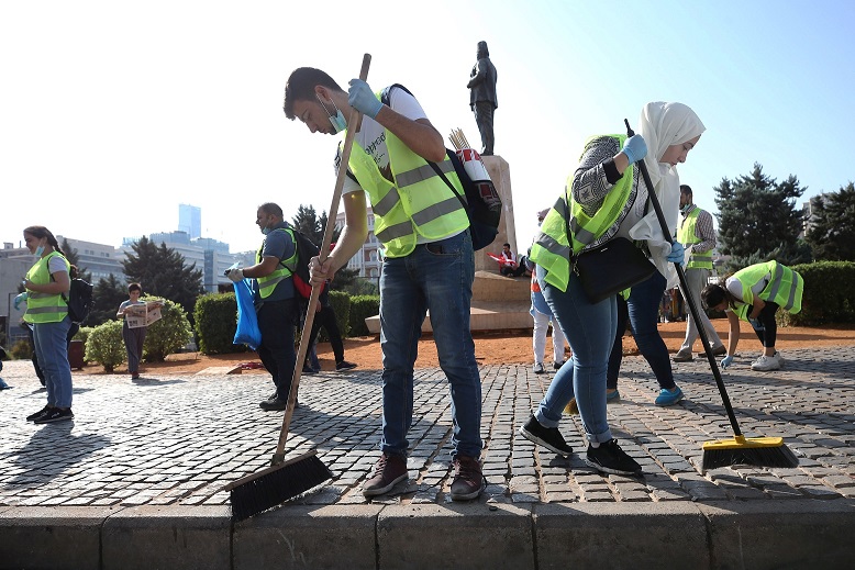 اليوم الرابع لتظاهرات لبنان - رويترز