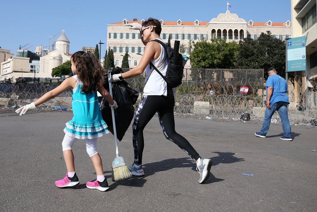 اليوم الرابع لتظاهرات لبنان - رويترز